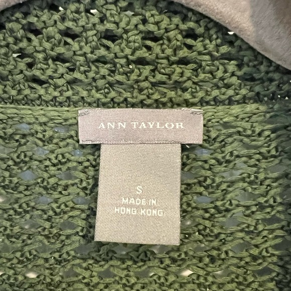 Ann Taylor Olive Crocheted Cardigan Sz Small - Picture 3 of 5